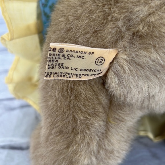 Vintage Applause 1986 Bear in dress and hat, ear tag - Picture 6 of 8